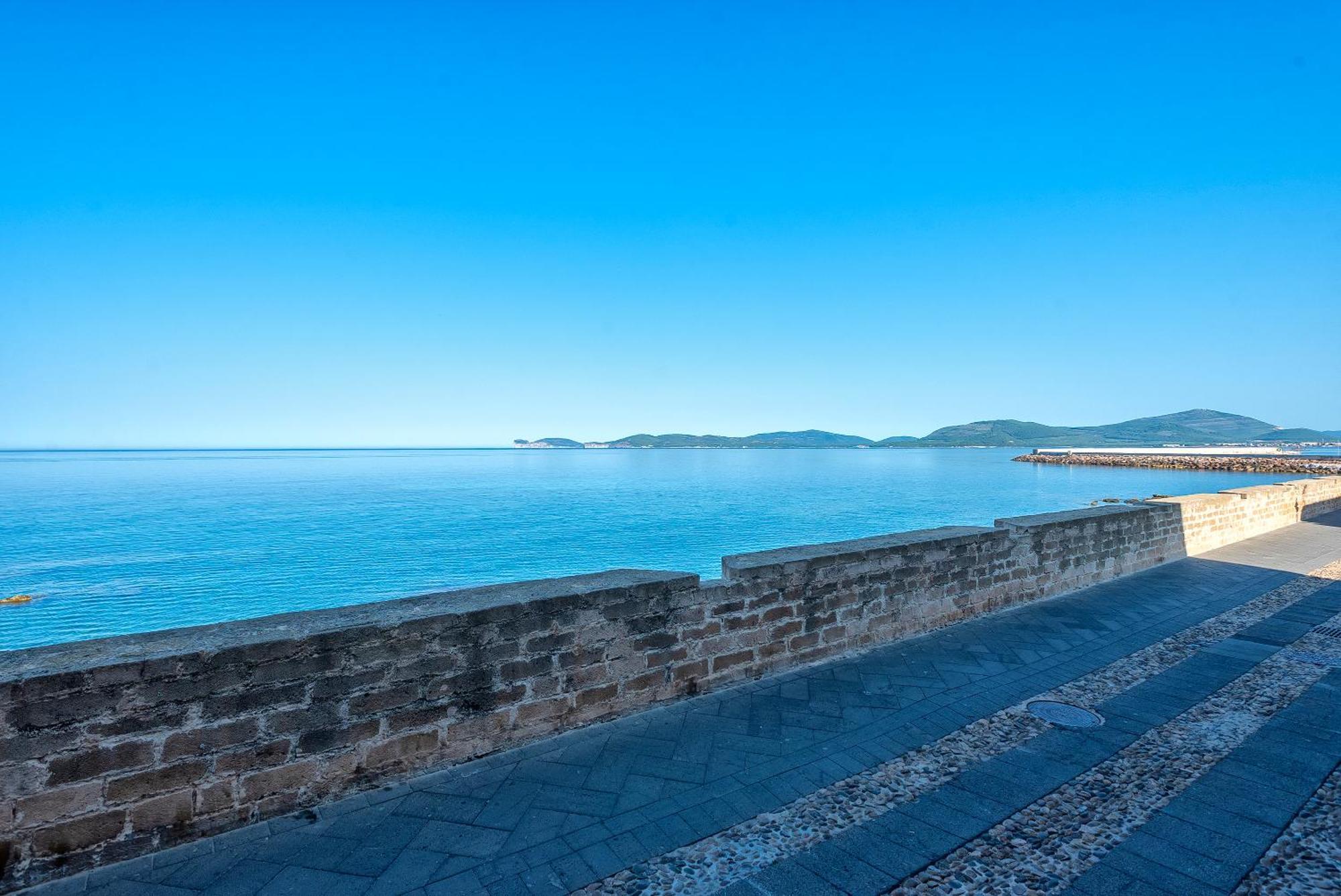 Carlo Alberto Apartment, Alghero Old Town, Near The Beach ภายนอก รูปภาพ
